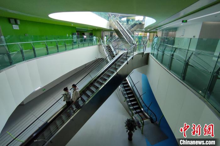 圖為西藏自治區(qū)婦產兒童醫(yī)院內景。　江飛波 攝