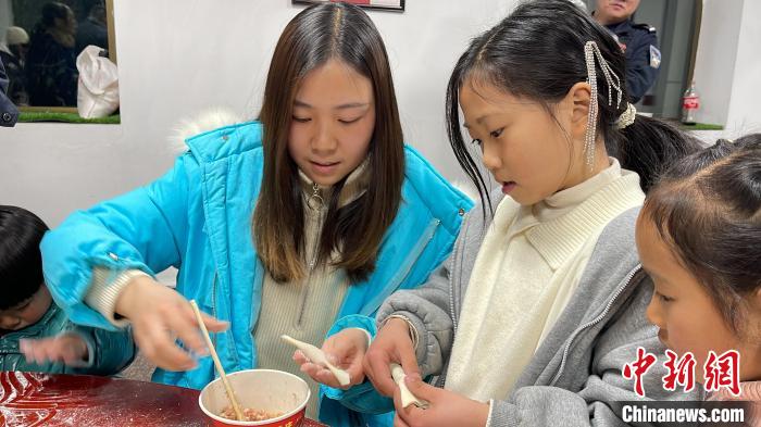 西藏戍邊民警：一想到孩子，心就瞬間柔軟了