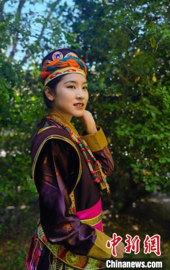 圖為國家級非遺項目——林芝工布藏族服飾?！±盍?攝