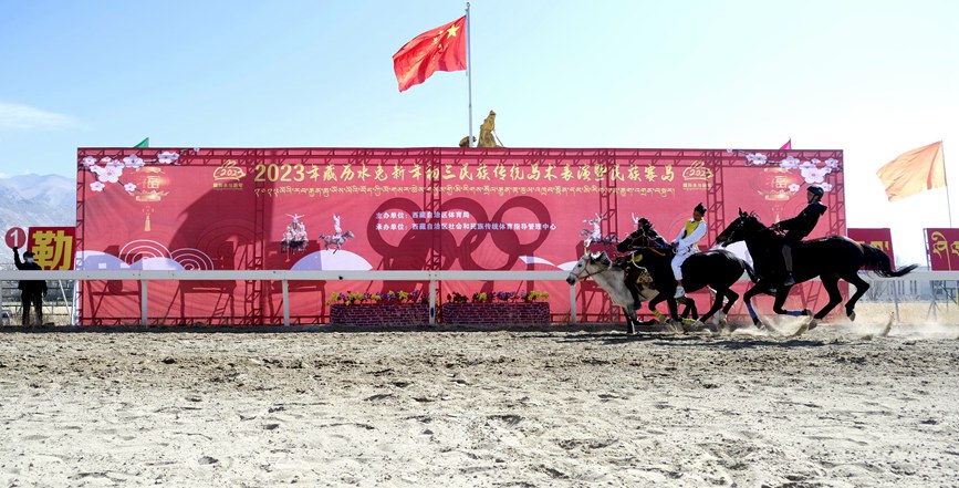 藏歷新年，精彩的馬術(shù)表演。潘多攝