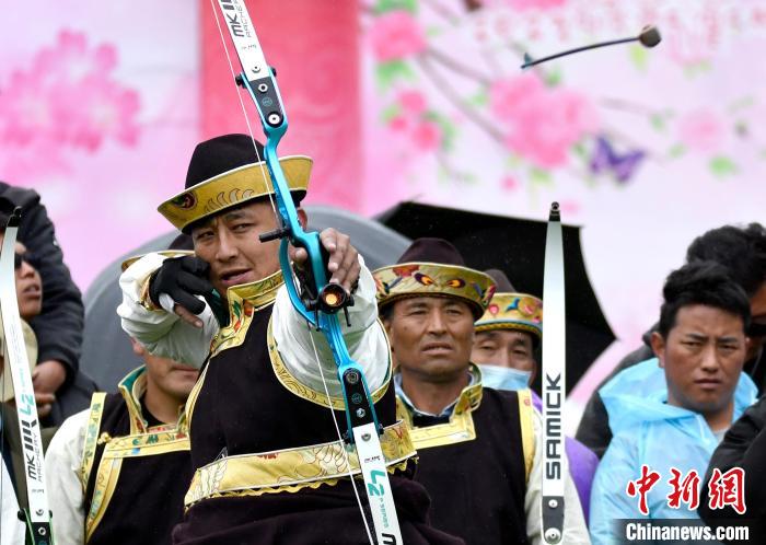 3月28日，選手參加響箭比賽?！±盍?攝