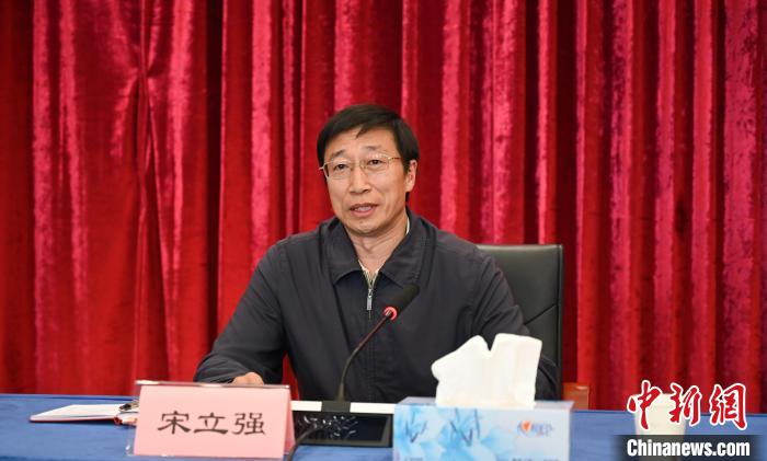 圖為西藏自治區(qū)黨委組織部副部長(zhǎng)、第十批援藏干部人才總領(lǐng)隊(duì)宋立強(qiáng)致辭。