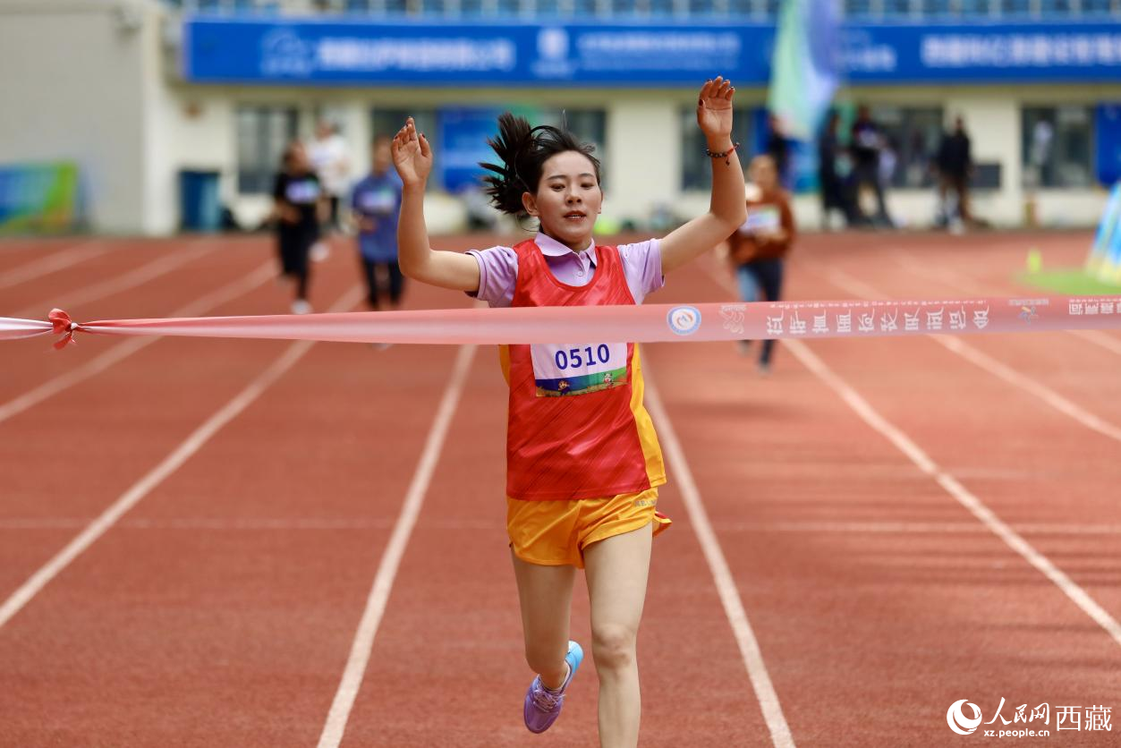 女子400米競速賽實況。